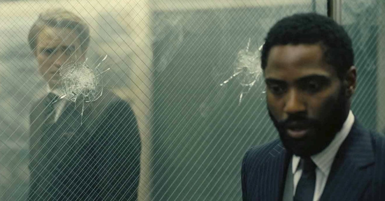 Christopher Nolan Reaffirms Tenet Is Not a “Time Travel Film”